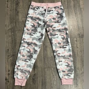 Satur Daze Women’s Large Camo Pants/Pj’s